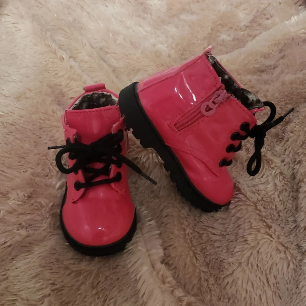 Toddler pink boots size 5 - Picture 2 of 7